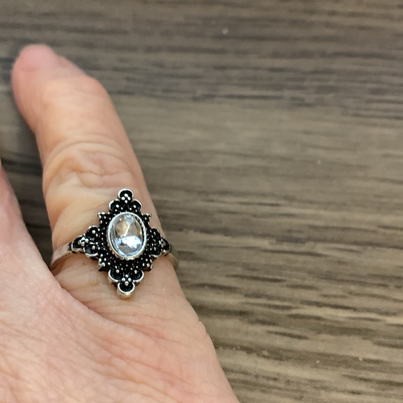 Beautiful ring, size 7 - Picture 3 of 4